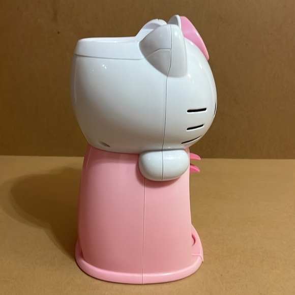 Hello Kitty Water Dispenser - Picture 7 of 11